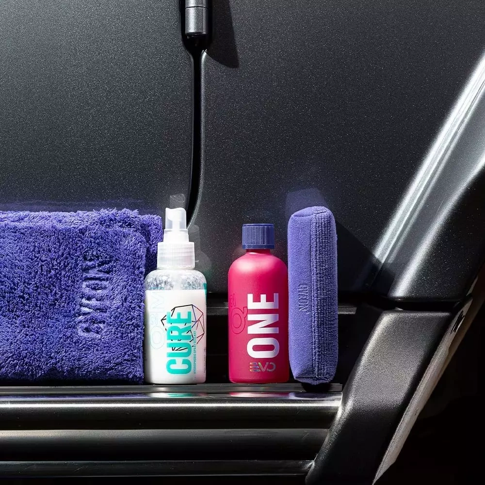 GYEON Q² One EVO Light Box Seramik Kaplama - 50 ml - 9H Oto Boya Koruma-Su İtici